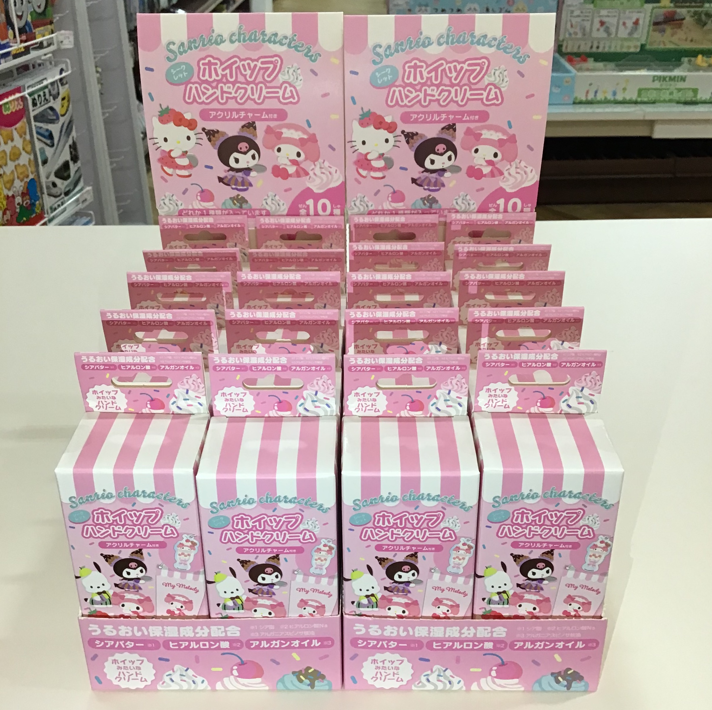 サンリオ　ホイップハンドクリーム　未開封品あり サンリオキャラクターズ アクリルチャーム付き ホイップハンド