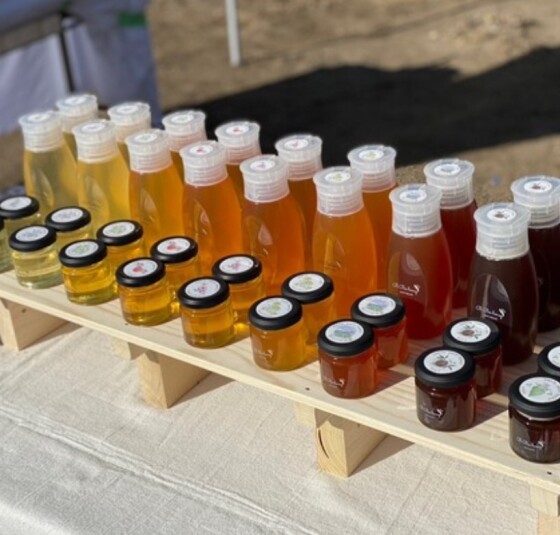 B.Bee honey はちみつ販売