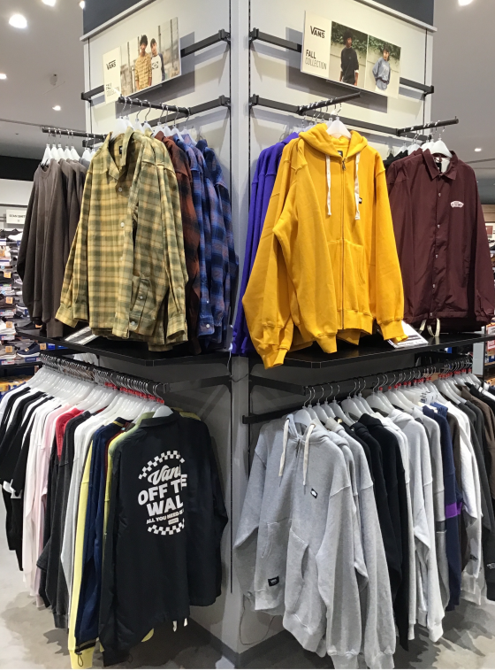 アパレル続々と入荷中...❕❤️‍🔥