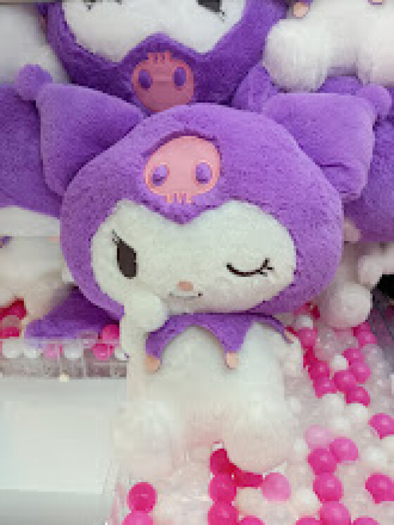 ✨新着景品情報✨クロミ　超超BIGぬいぐるみーおすましウインクー