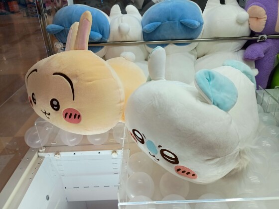 ✨新着景品情報✨ちいかわもっちるねそべりＢＩＧぬいぐるみ２