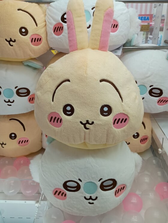 ✨新着景品情報✨ちいかわ　プレミアムドームクッション“うさぎ＆モモンガ”