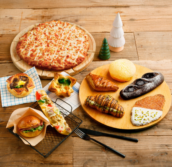 12月新商品「クリスマスパン」＆「濃厚！贅沢！冬のグルメパンフェア」！！