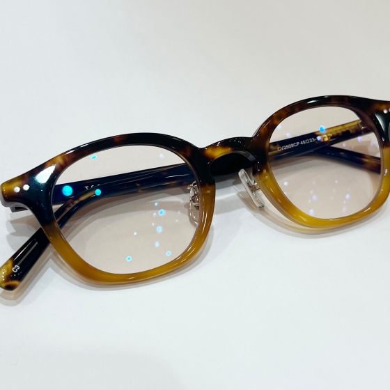 お客様のメガネのご紹介🌟