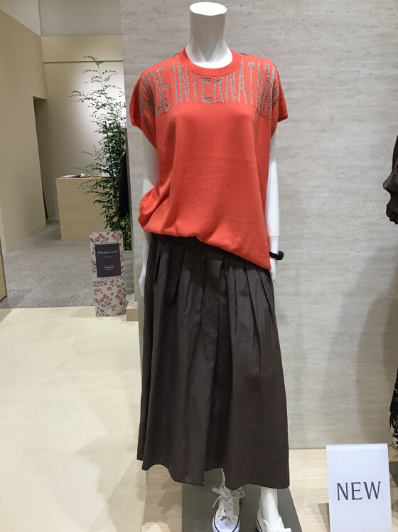 色を効かせたカラフルコーデ❣️