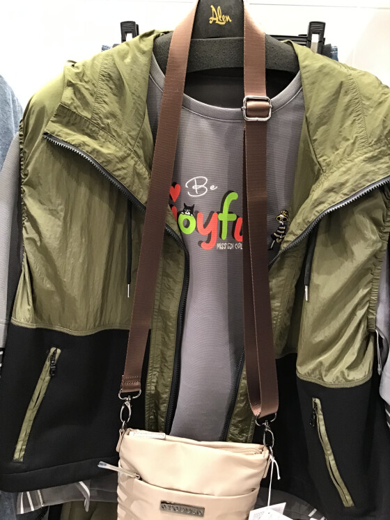 秋物新作が続々入荷中です❗️