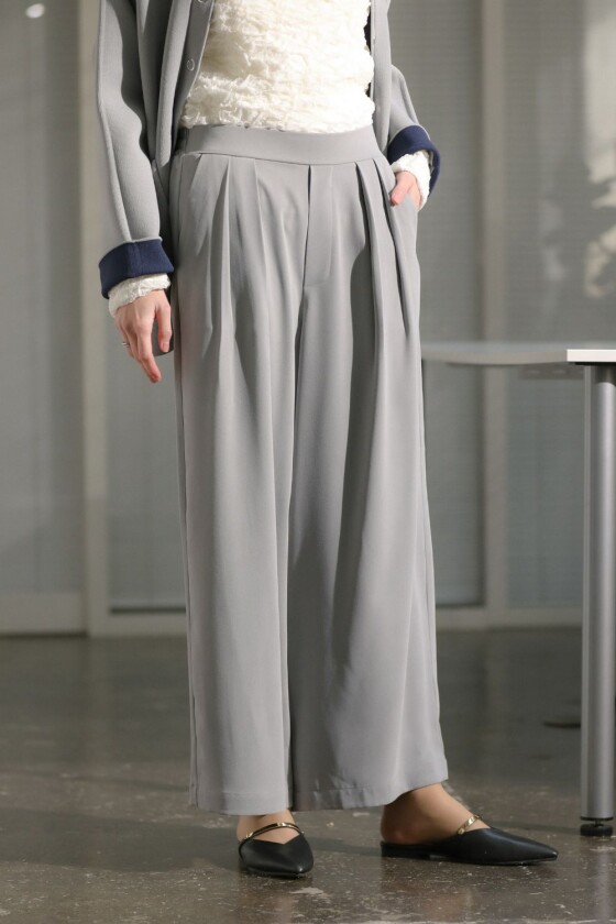 シーンレスパンツ大好評発売中！