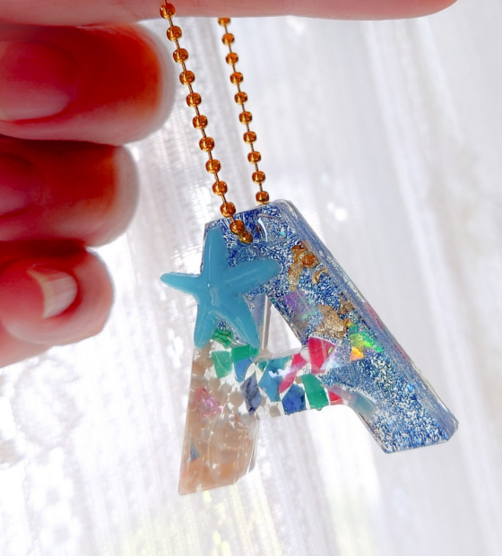 【夏休み1日講座】マイクロプラスチックでレジンクラフト