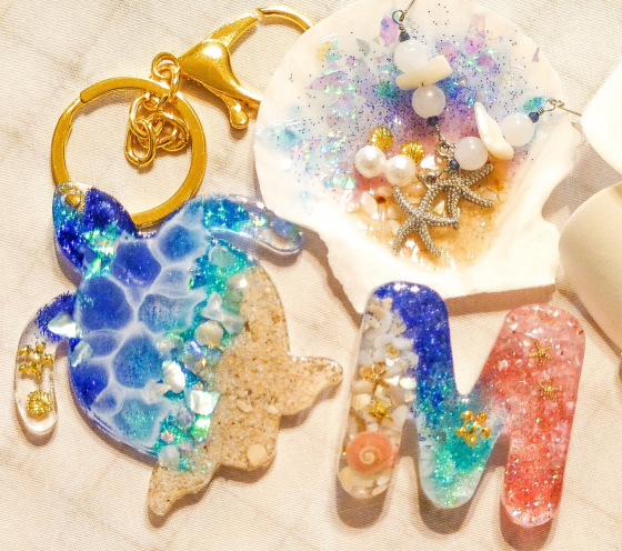 【夏休み1日講座】マイクロプラスチックでレジンクラフト