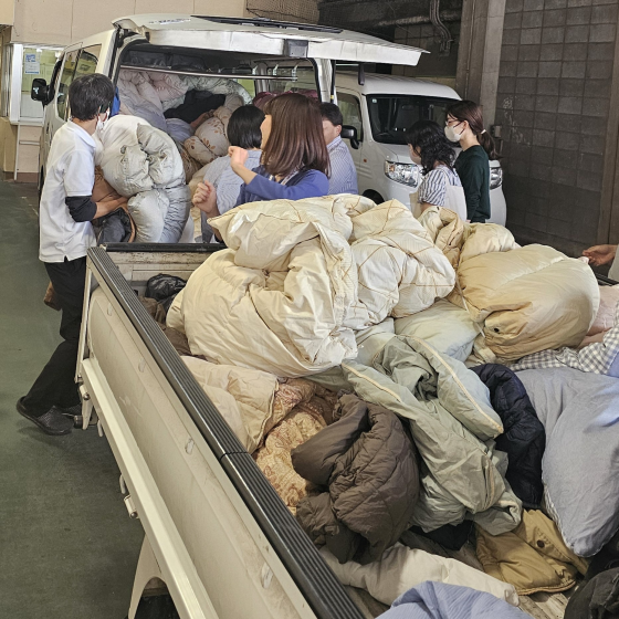 【羽毛リサイクル】店頭回収した不要不毛製品を地元社会福祉協議会さんに引き渡ししました!