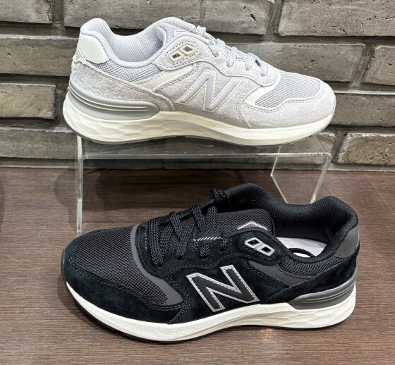 新作ウォーキングシューズ　入荷！！