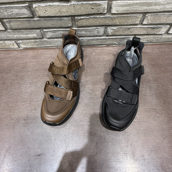 【珪藻土インソールのスニーカーサンダル‼】