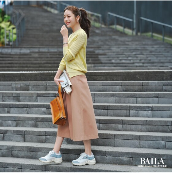 【HAWKINSのフェミニンスニーカー】