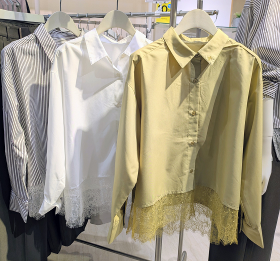 ANYSIS／1枚で可愛く決まる上品シャツ👕