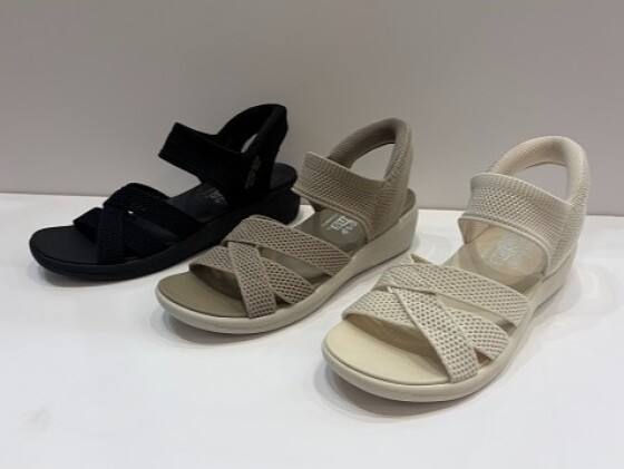 SKECHERSから待望のサンダル入荷のお知らせ☆