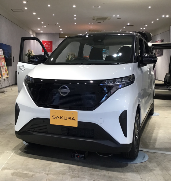 日産の軽自動車　展示中