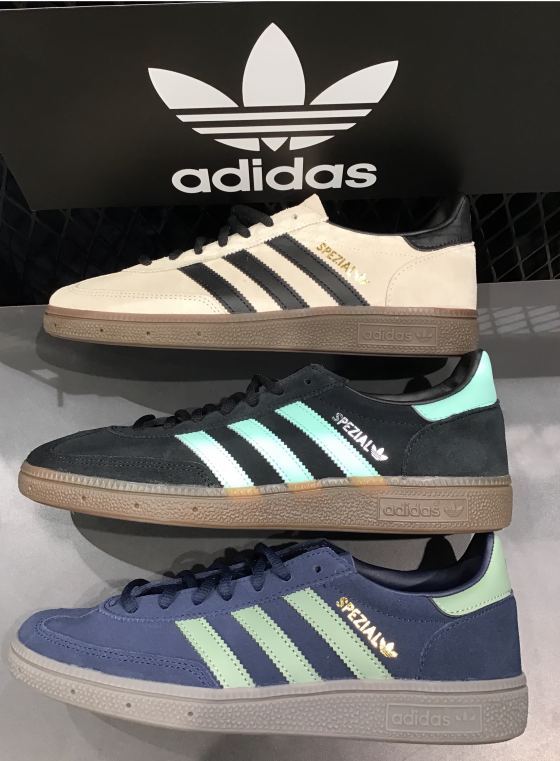 ✨新色adidasハンドボール✨