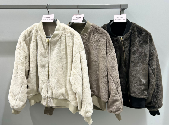 【GLOBAL WORK】リバーシブルのブルゾンが色々入荷中‼️