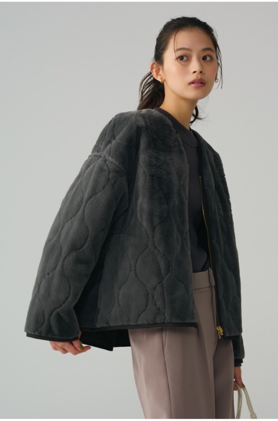 【GLOBAL WORK】上品なファーで洗練された装い