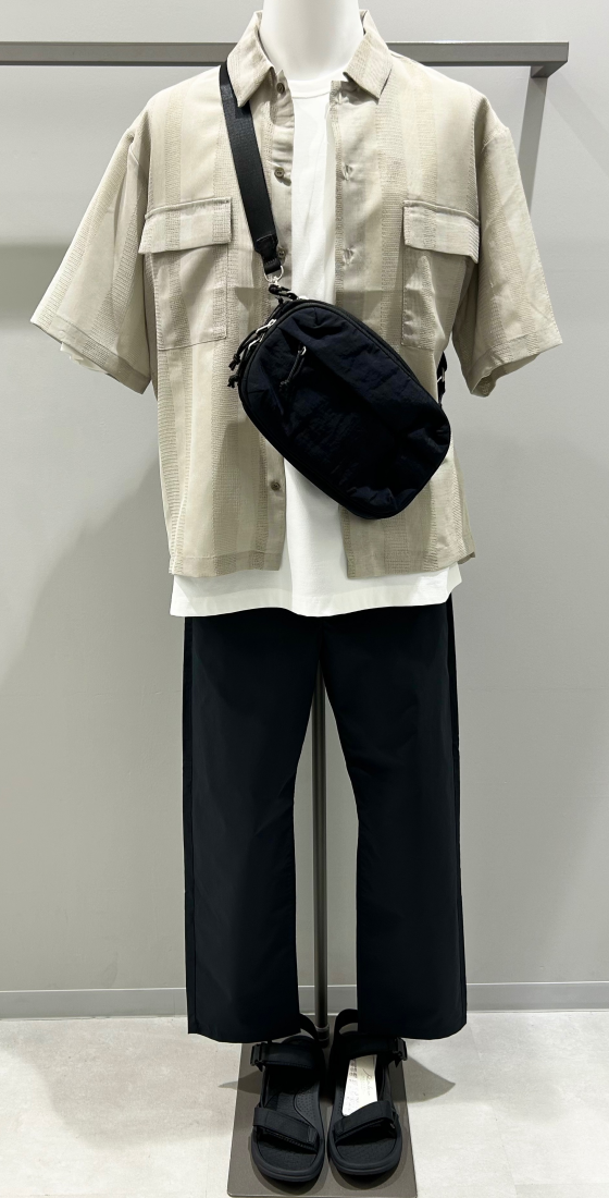 🌺シンプルになりがちな夏のコーデに透かし柄シャツはいかが❓