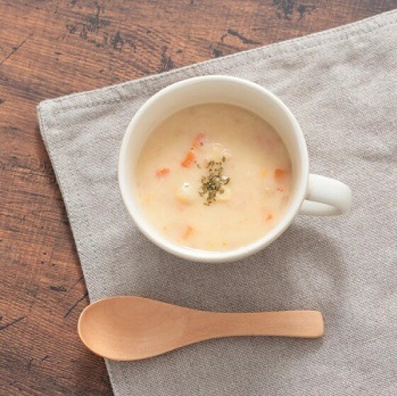 〈コダマ健康食品〉牡蠣の旨み溶け込むクラムチャウダー