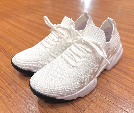 人気スニーカー再入荷♪