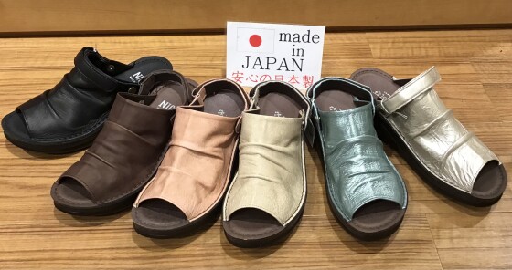 1足は持っておきたい！人気本革サンダル💛