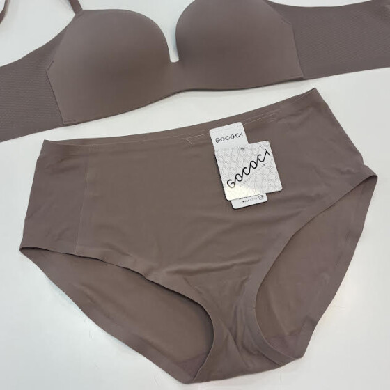 【NEW】ゴコチ　ノンワイヤーブラ