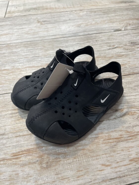 サンダル出しました