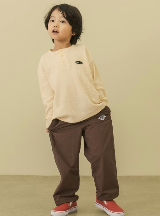 🆕撥水加工素材のボトムス入荷☆彡
