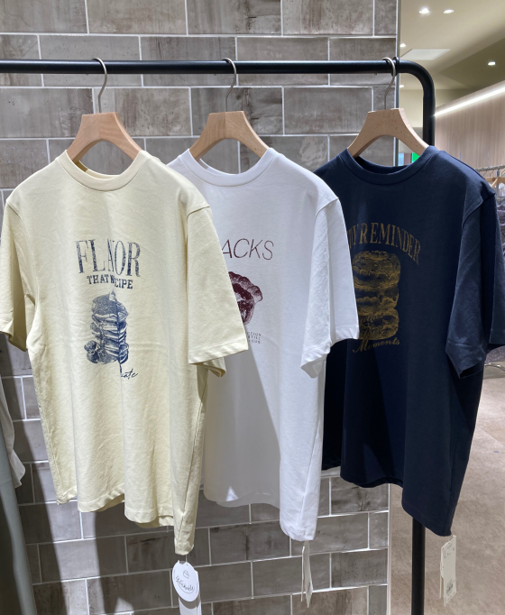 新作のフルーツ・フードモチーフTシャツが入荷しました🍒🍓🥞🍩