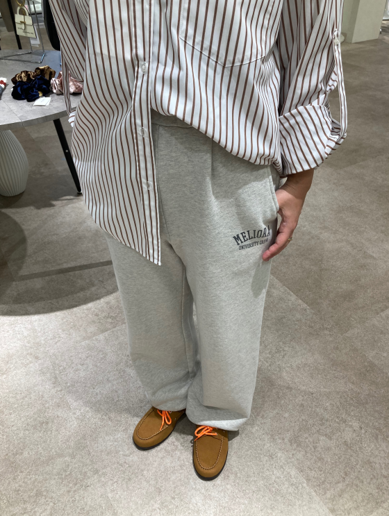 大人のこなれ感たっぷりシャツスタイリング✨