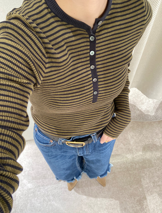 秋らしい配色のヘンリーネックニットのご紹介🍂