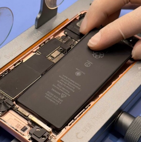 【📱スマホのバッテリー、そろそろ限界かも…？】バッテリー交換ならスマホピッとインへ！🔋