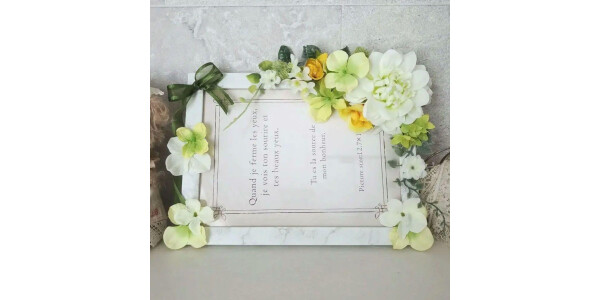 子供クラフト体験　お花を飾って写真ホルダー作り