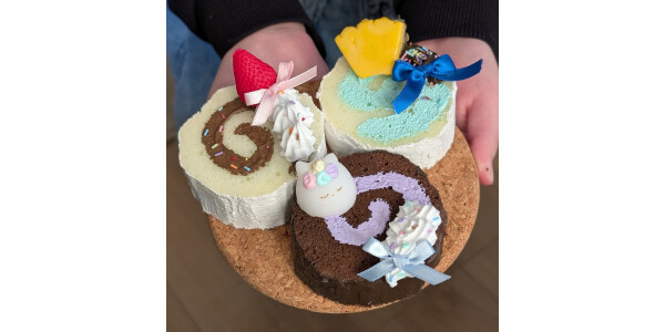 ふわふわスイーツを丸ごと手作り　ロールケーキ♡スクイーズ作り