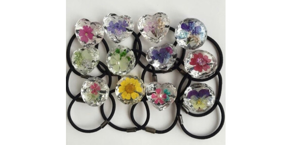 レジンでアクセサリー作り　レジンでお花の可愛いヘアゴム