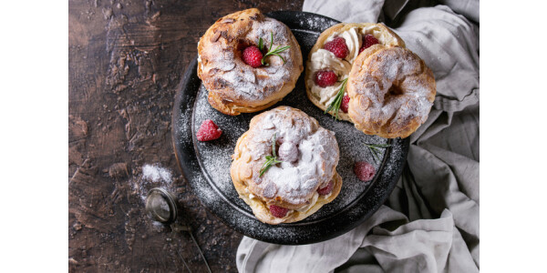 少人数制大人の本格お菓子教室　クリスマス・パリブレスト作り