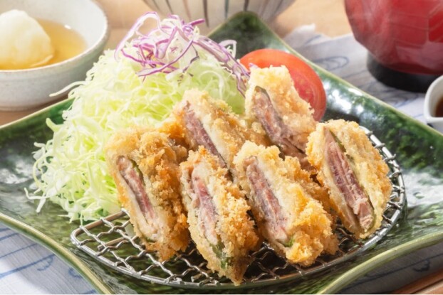 春季人気No.1メニュー「鰹の梅はさみ揚げ」
