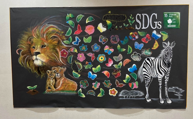 5/5(火・祝) 5周年記念☆巨大黒板にチョークアーティストと一緒に絵を描こう♬