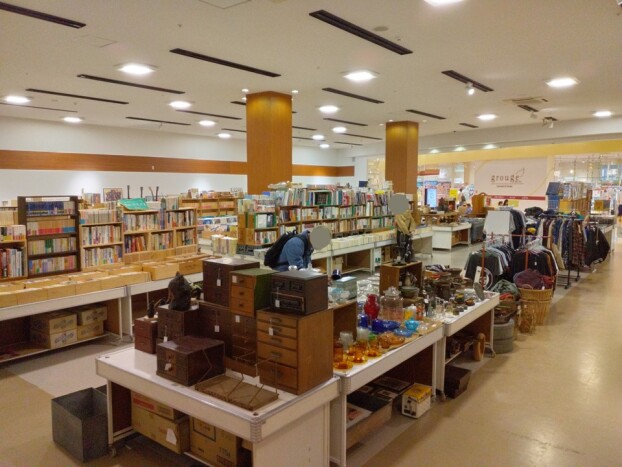 大好評の蚤の市は５月３１日までの開催ですε≡≡ﾍ( ´Д`)ﾉ