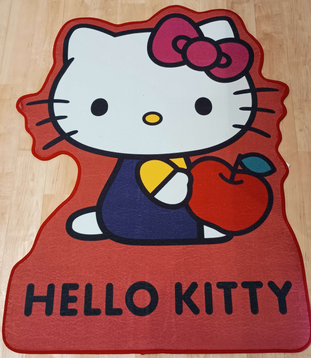 ✨新着景品情報✨ハローキティ　特大ダイカットマット