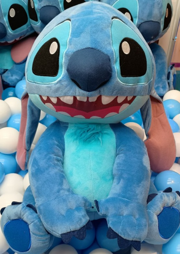 ✨新着景品情報✨ディズニー　スティッチ　ガジガジ超超ＢＩＧぬいぐるみ