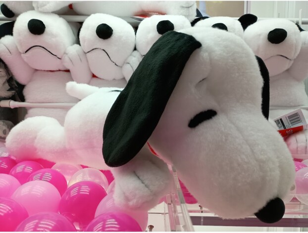 ✨新着景品情報✨ＳＮＯＯＰＹ　寝そべり　ＬＬぬいぐるみ