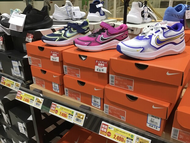 ジュニアシューズ👟2490円🎉