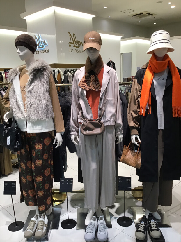 秋冬物の新作が続々入荷中です❗️