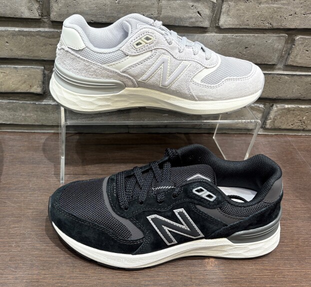 新作ウォーキングシューズ　入荷！！