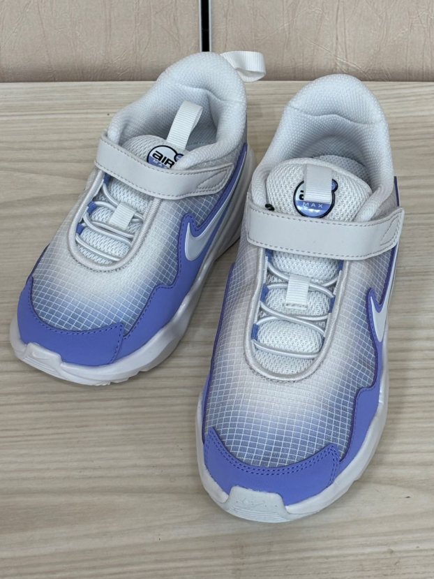 【NIKEキッズ人気商品新色‼】