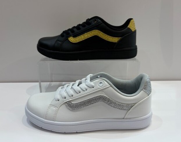 VANSから新作入荷のお知らせ♬