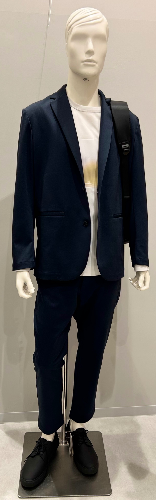 スマートに見えて楽に着られる、大人見えジャケット👔